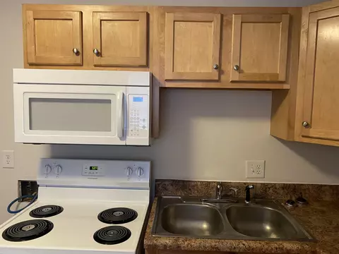 Kitchen - 330 Maddock Ave NE, Roanoke, VA 24012 photo 6 of 8