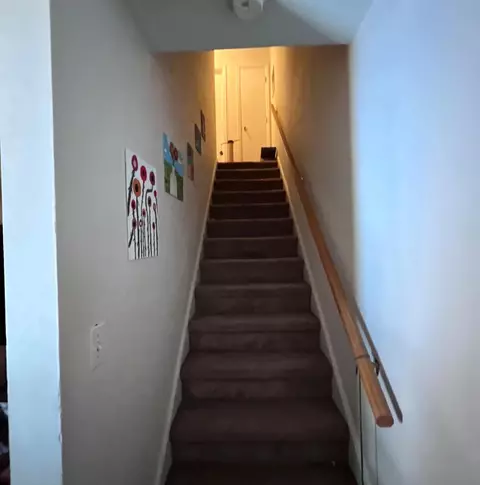 Entry Way - 330 Maddock Ave NE, Roanoke, VA 24012 photo 1 of 5