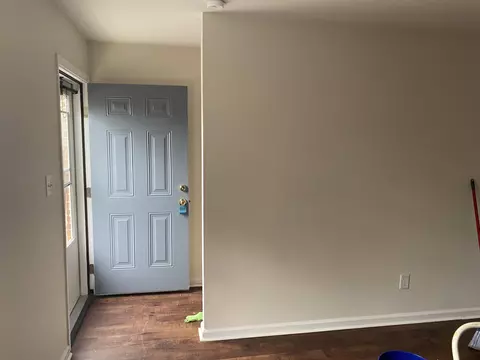 Entry Way - 330 Maddock Ave NE, Roanoke, VA 24012 photo 2 of 5