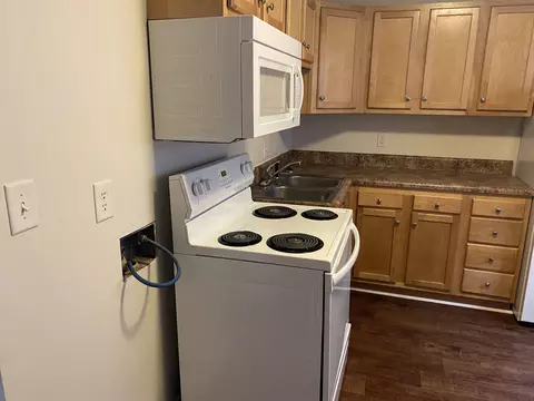 Kitchen - 330 Maddock Ave NE, Roanoke, VA 24012 photo 8 of 8