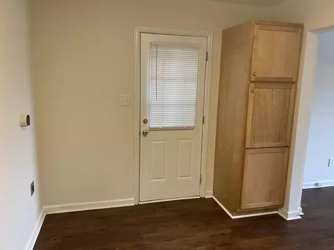 Entry Way - 330 Maddock Ave NE, Roanoke, VA 24012 photo 5 of 5