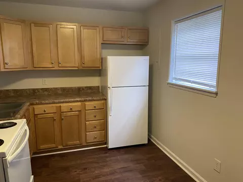 Kitchen - 330 Maddock Ave NE, Roanoke, VA 24012 photo 7 of 8