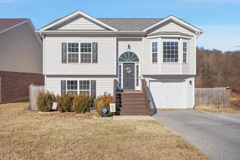 4509 Autumn Ln NW, Roanoke, VA 24017