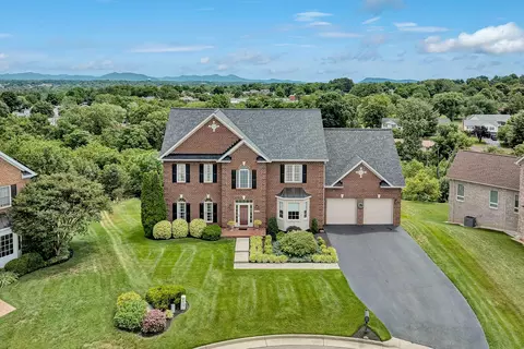 2120 River Oaks Dr, Salem, VA 24153