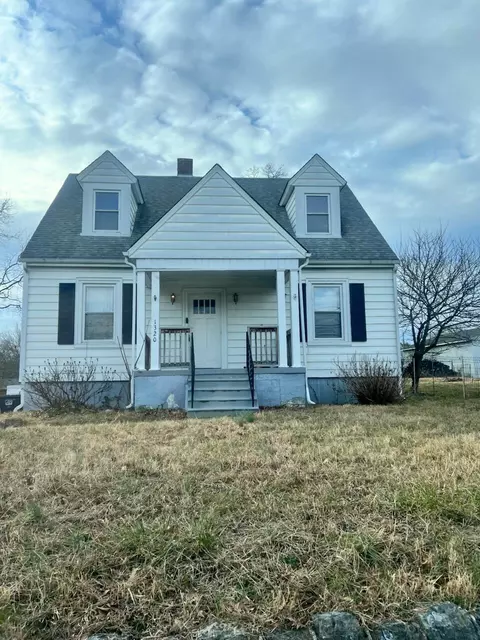 1320 Gilford Ave NW, Roanoke, VA 24017