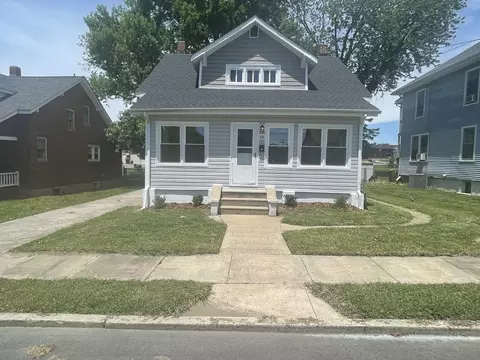 216 W Augusta Ave, Vinton, VA 24179