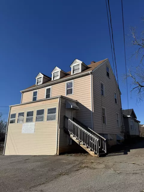 216 College St, Martinsville, VA 24112