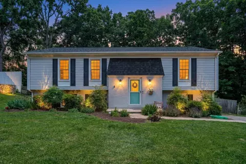 2919 Purple Finch Rd, Roanoke, VA 24018