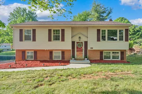 3850 Bower Rd, Roanoke, VA 24018