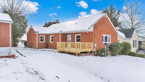 806 Hundley St, Martinsville, VA 24112