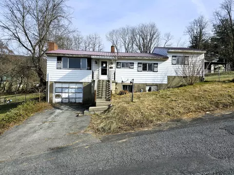 723 N Greenbrier Ave, Covington, VA 24426