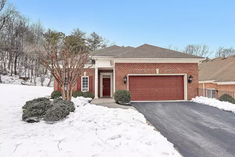 6567 Fairway Estates Dr, Roanoke, VA 24018