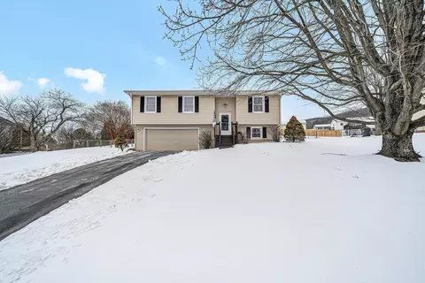 30 Vela Cir, Roanoke, VA 24019