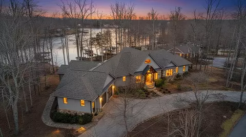 104 Arbor Ln, Huddleston, VA 24104