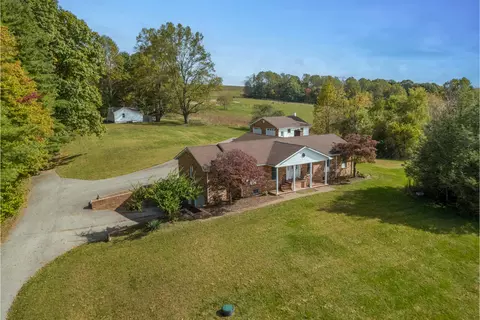 329 Parkway Ln S, Floyd, VA 24091 photo 2