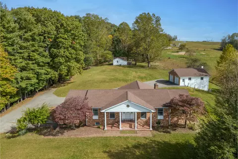 329 Parkway Ln S, Floyd, VA 24091
