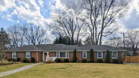 2007 Darlington Rd SW, Roanoke, VA 24018