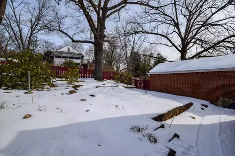 Exterior - 3108 Spring Rd SW, Roanoke, VA 24015 photo 10 of 14