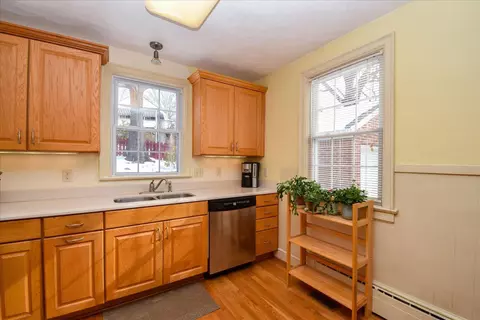 Kitchen - 3108 Spring Rd SW, Roanoke, VA 24015 photo 2 of 3