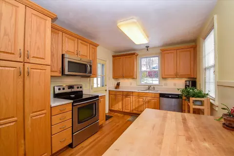 Kitchen - 3108 Spring Rd SW, Roanoke, VA 24015 photo 1 of 3