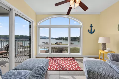 1217 Graves Harbor Trl #122, Huddleston, VA 24104