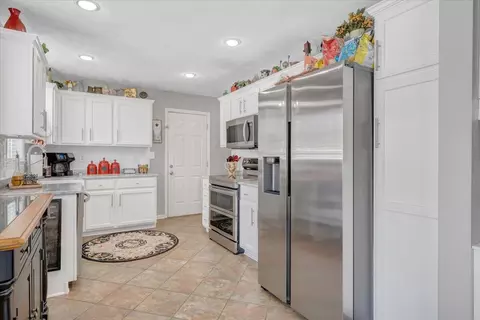 Kitchen - 148 Eagle Rdg, Roanoke, VA 24012 photo 3 of 8
