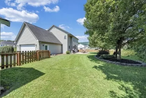 Exterior - 148 Eagle Rdg, Roanoke, VA 24012 photo 14 of 24