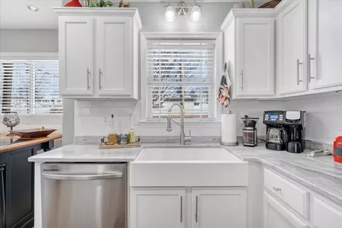 Kitchen - 148 Eagle Rdg, Roanoke, VA 24012 photo 5 of 8