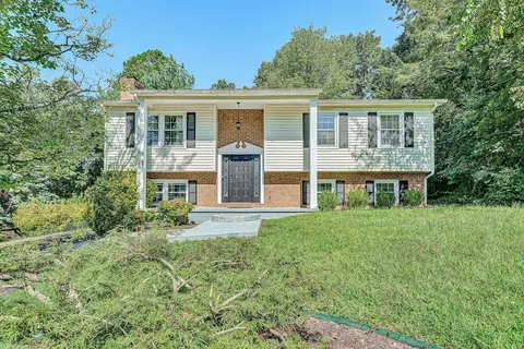 35 Spruce Cir, Blue Ridge, VA 24064