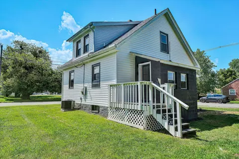 Exterior - 402 7th St, Salem, VA 24153 photo 5 of 8