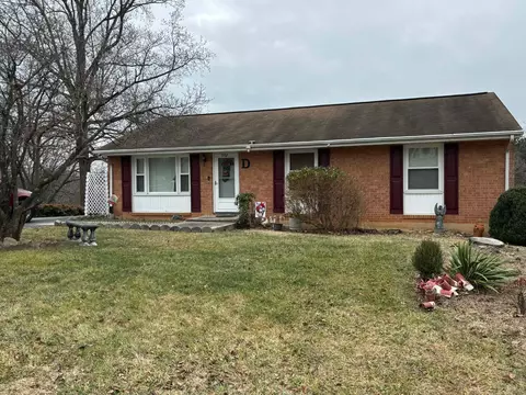 5552 Lamplighter Dr, Roanoke, VA 24019