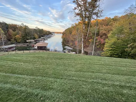 88 Windmere Trl, Moneta, VA 24121
