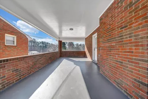 Exterior - 1631 Eanes Rd, Roanoke, VA 24014 photo 4 of 6