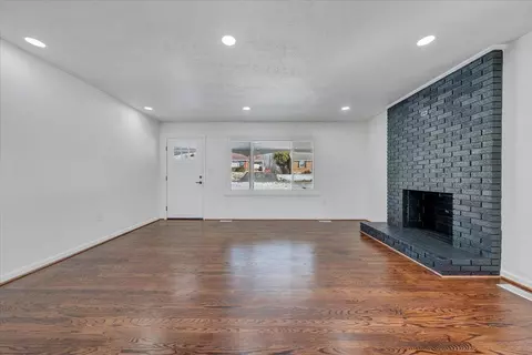 Living - 1631 Eanes Rd, Roanoke, VA 24014 photo 4 of 5