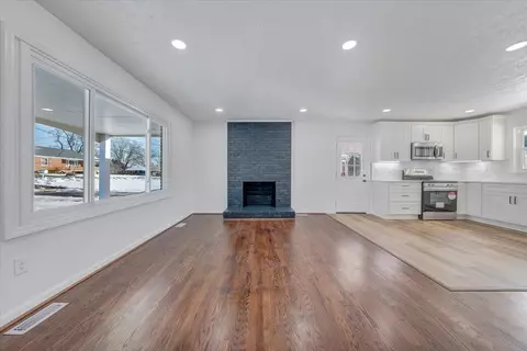 Living - 1631 Eanes Rd, Roanoke, VA 24014 photo 3 of 5