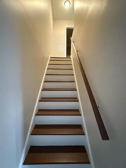 Entry Way - 1608 Eastern Ave NE, Roanoke, VA 24012 photo 1 of 2