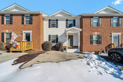 6849 Woodcreeper Dr, Roanoke, VA 24019