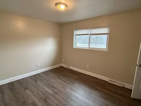 Bedroom - 1634 Eastern Ave NE, Roanoke, VA 24012 photo 5 of 6
