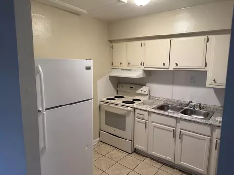 Kitchen - 1634 Eastern Ave NE, Roanoke, VA 24012 photo 1 of 3