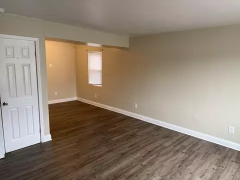 Living - 1634 Eastern Ave NE, Roanoke, VA 24012 photo 3 of 4