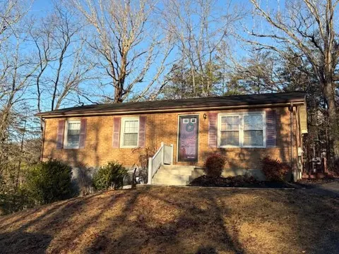 6331 Meacham Rd, Salem, VA 24153