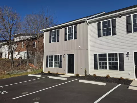 431 N Washington Ave, Pulaski, VA 24301