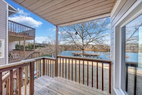 Exterior - 287 Waterside Dr, Moneta, VA 24121 photo 3 of 9