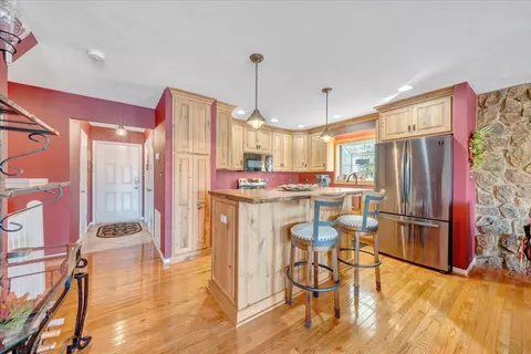Kitchen - 287 Waterside Dr, Moneta, VA 24121 photo 2 of 6