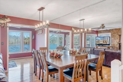 Dining - 287 Waterside Dr, Moneta, VA 24121 photo 1 of 5