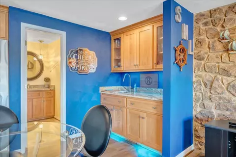 Dining - 287 Waterside Dr, Moneta, VA 24121 photo 4 of 5