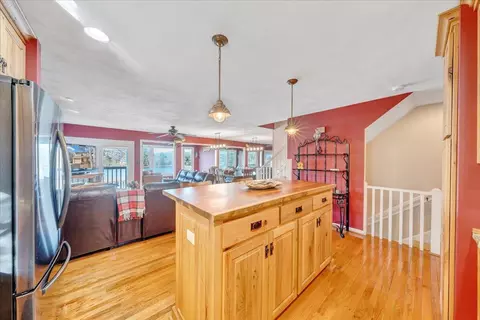 Kitchen - 287 Waterside Dr, Moneta, VA 24121 photo 6 of 6