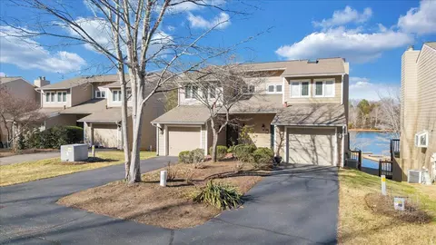 287 Waterside Dr, Moneta, VA 24121