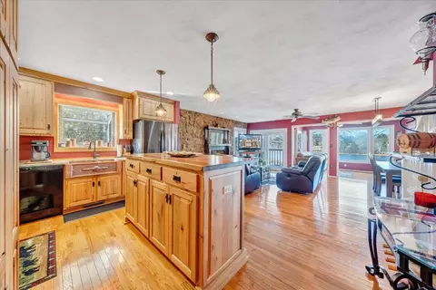 Kitchen - 287 Waterside Dr, Moneta, VA 24121 photo 1 of 6