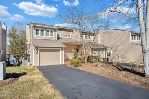 Exterior - 287 Waterside Dr, Moneta, VA 24121 photo 7 of 9